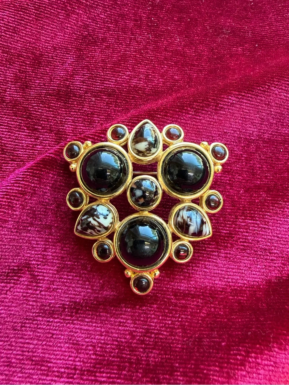 Vintage Monet Gold Tone Black Marble and Black Color Cabochons Pin Brooch